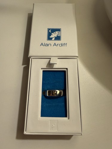 Alan ardiff heart gold - heart,
