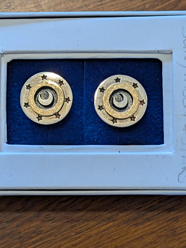 Alan ardiff round - alan, gold